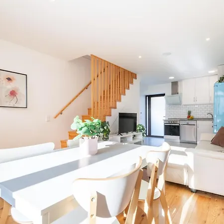 Host Wise - Elegant Colorful House W Private Terrace Ferienhaus Porto