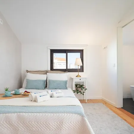 Ferienhaus Host Wise - Elegant Colorful House W Private Terrace Porto
