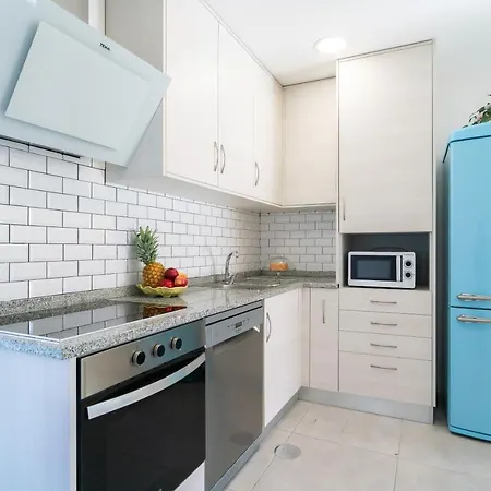 Host Wise - Elegant Colorful House W Private Terrace Ferienhaus Porto