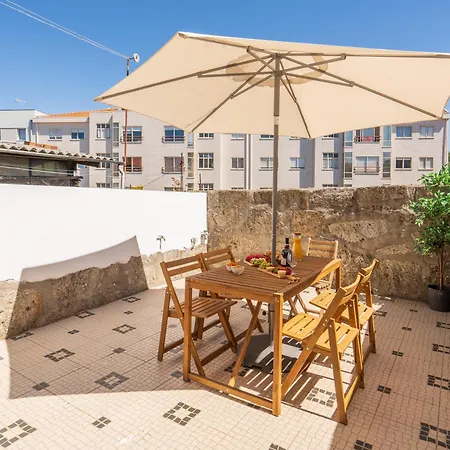 Host Wise - Elegant Colorful House W Private Terrace Ferienhaus Porto