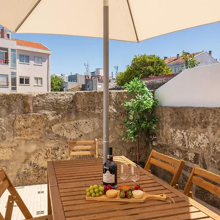 Host Wise - Elegant Colorful House W Private Terrace Ferienhaus